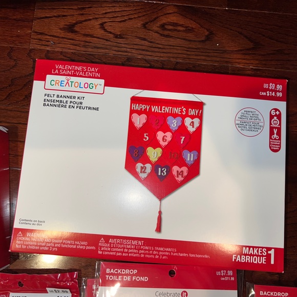 NWT/ new in box Assorted Valentine’s Day crafts/decor from Michael’s - Picture 4 of 12